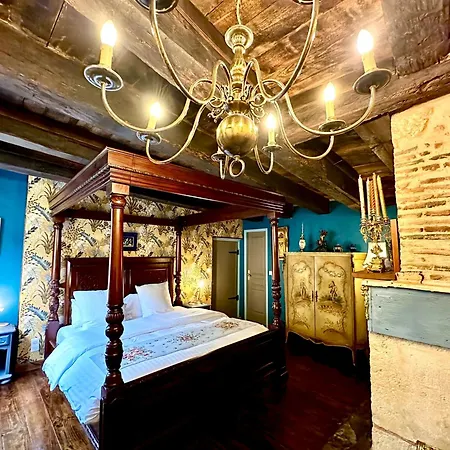 Le Colombier De Cyrano Et Roxane Bed & Breakfast