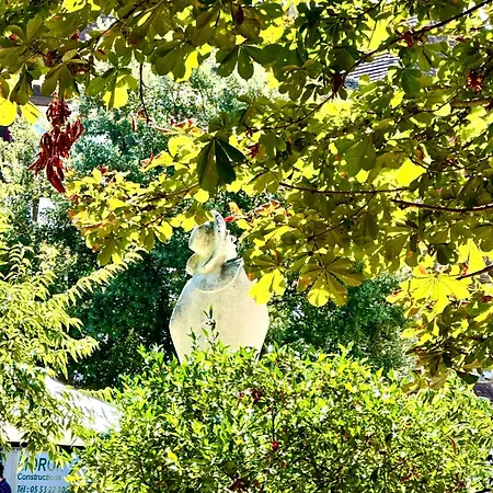 Le Colombier De Cyrano Et Roxane Bed & Breakfast 3*