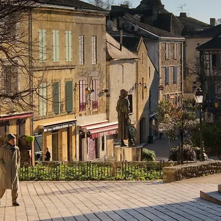 Couette-café Le Colombier De Cyrano Et Roxane 3*