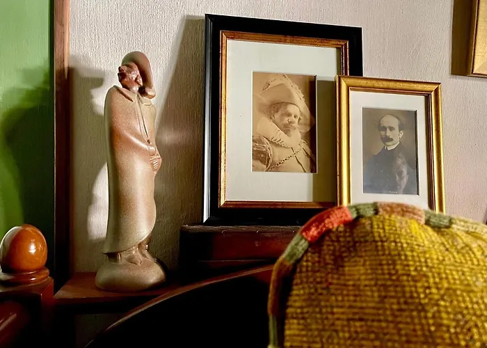 Le Colombier De Cyrano Et Roxane