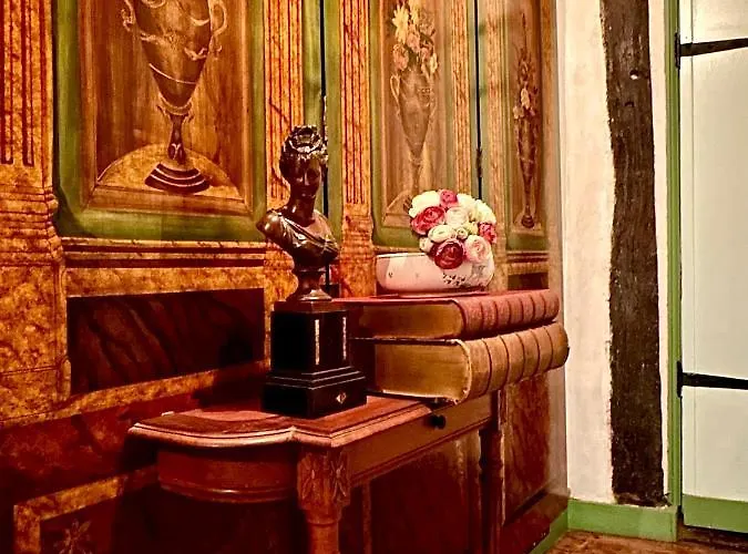 Le Colombier De Cyrano Et Roxane Bed and breakfast 3*