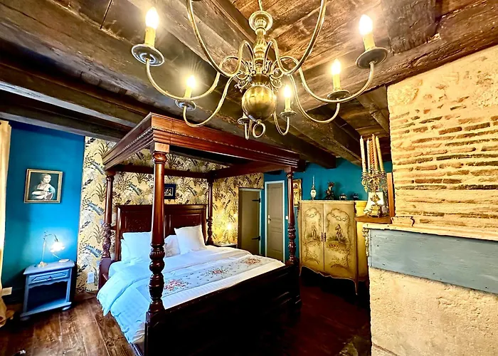 Le Colombier De Cyrano Et Roxane Bed and breakfast