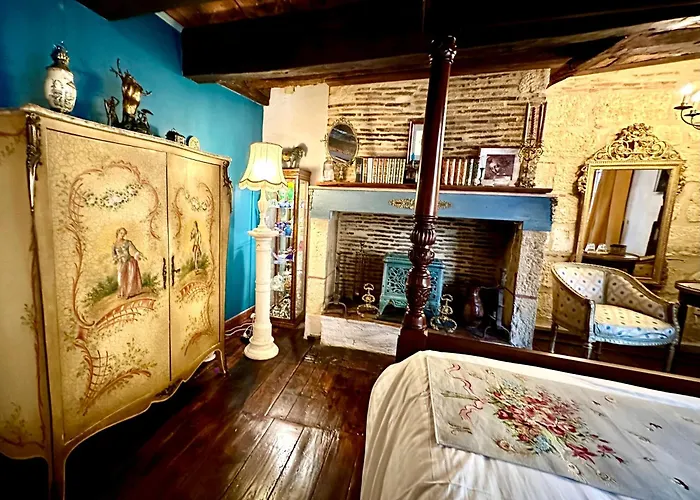 Le Colombier De Cyrano Et Roxane Bed and breakfast 3*