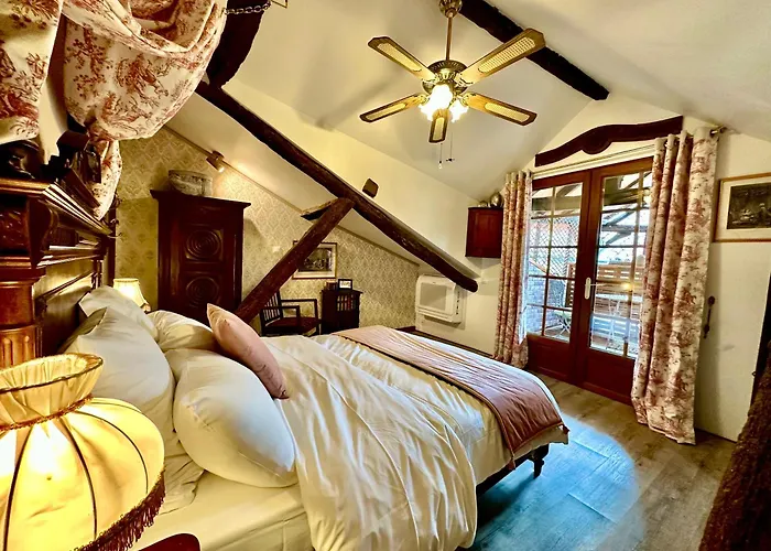 Bed and breakfast Le Colombier De Cyrano Et Roxane 3*