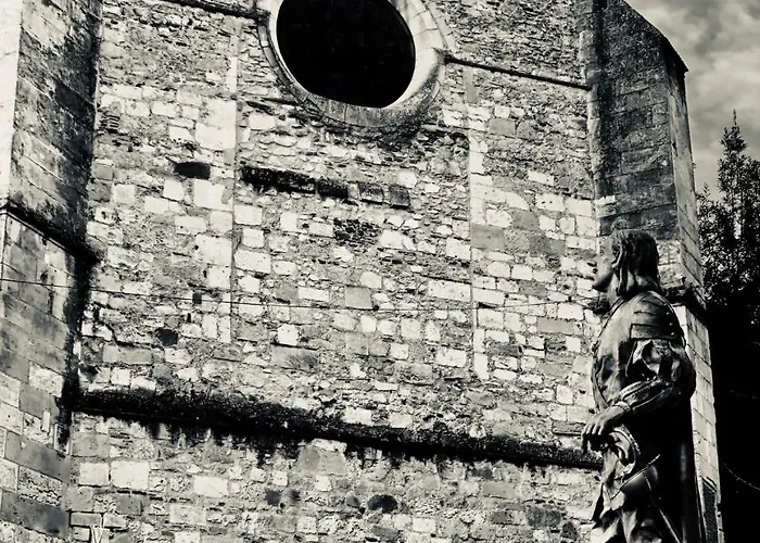 Le Colombier De Cyrano Et Roxane Bed and breakfast